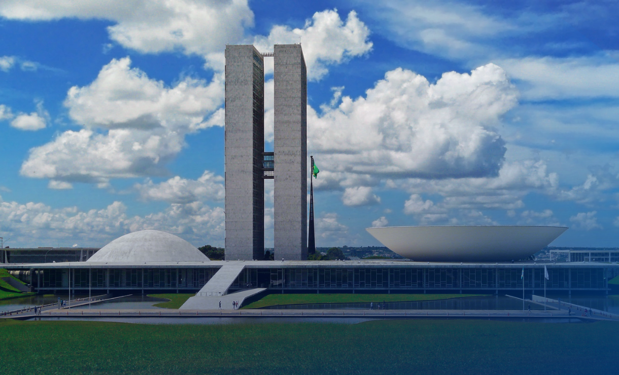 Projeto de lei prevê isenção de taxas em concursos federais para candidatos autistas