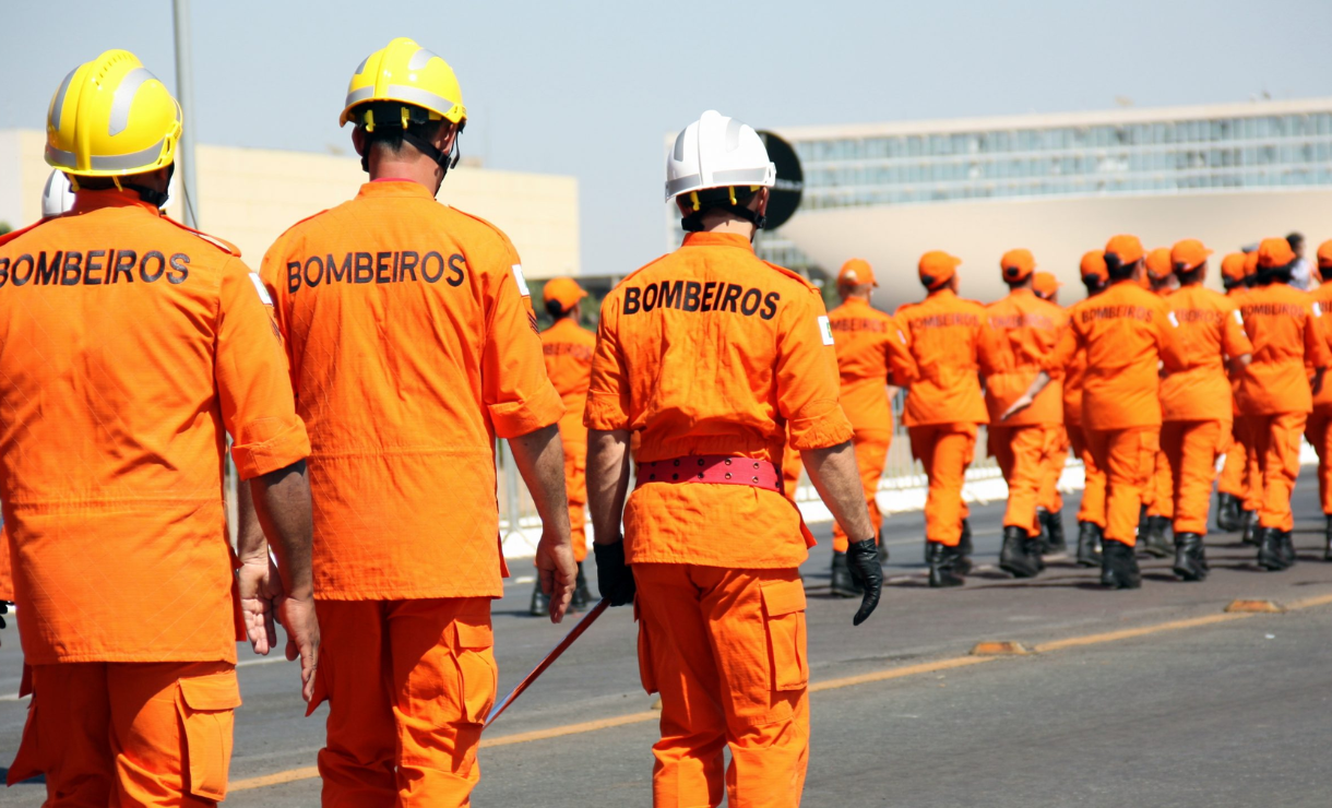 Concurso Bombeiros DF: Edital é publicado com 356 vagas e salários de até R$ 15,2 mil