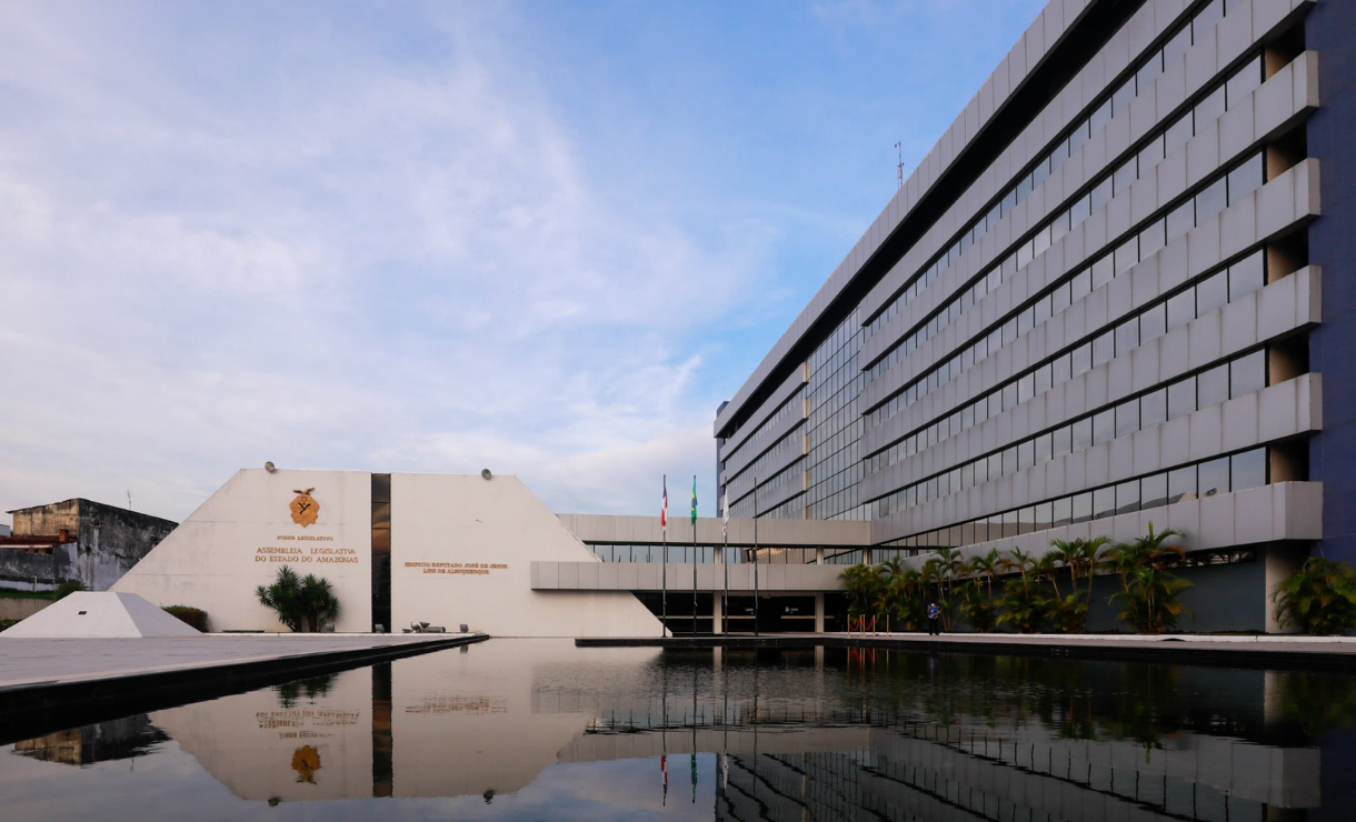 Aleam lança edital de concurso com 100 vagas e salários de até R$ 30 mil