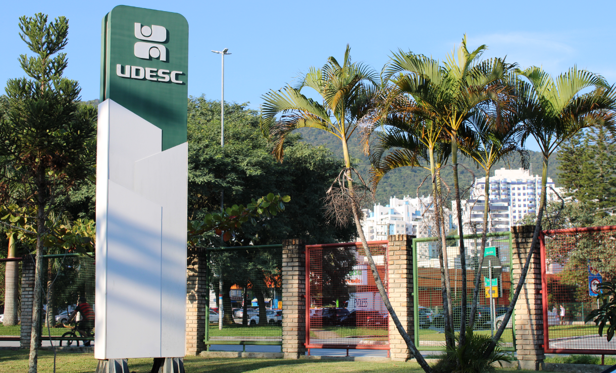 Udesc abre concurso público para professores com salários de até R$ 15,2 mil