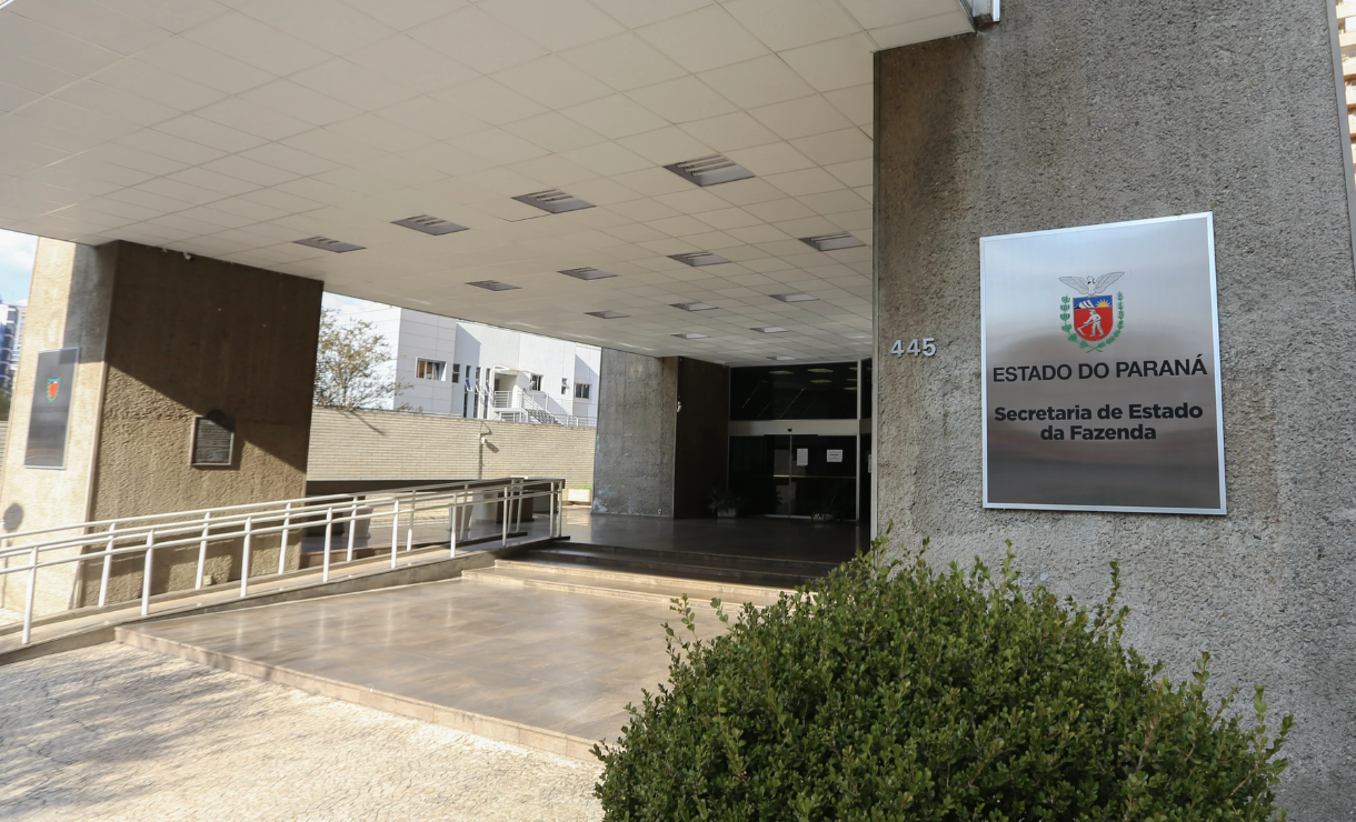 Concurso Sefaz PR: Edital é publicado com 60 vagas e salário inicial de R$12,9 mil