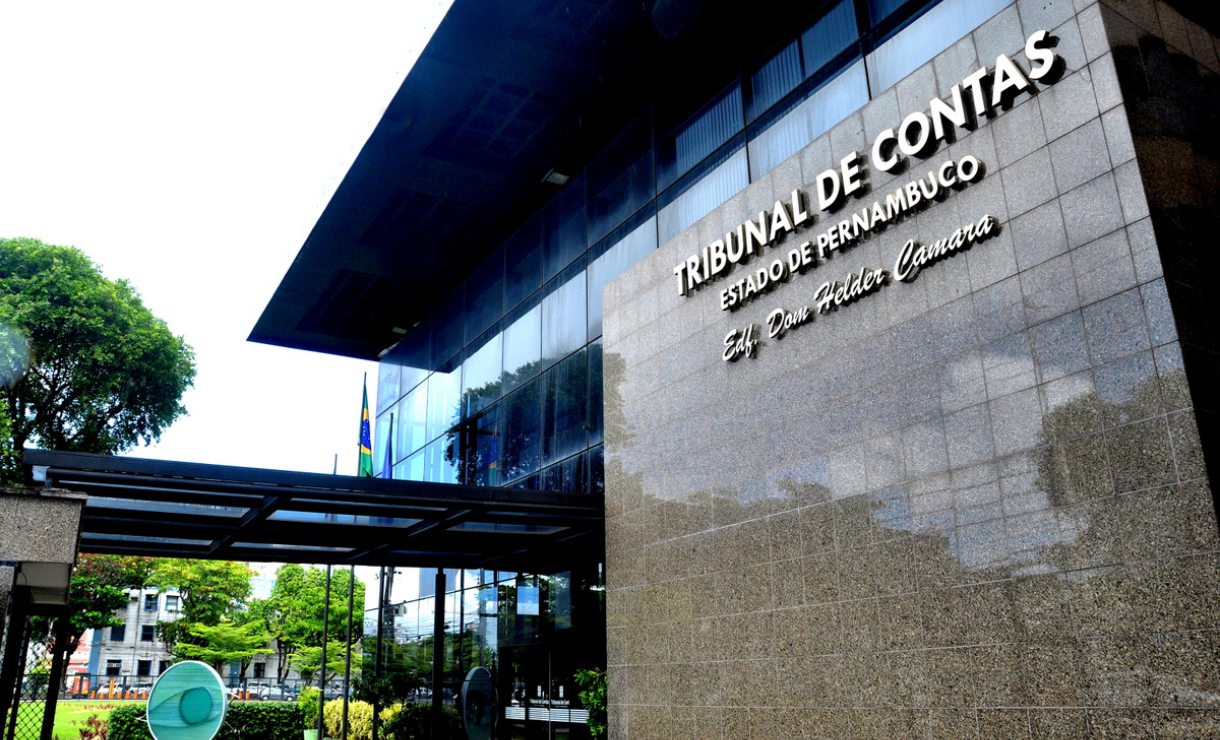 TCE PE suspende concurso público após suspeita de fraude envolvendo candidata aprovada