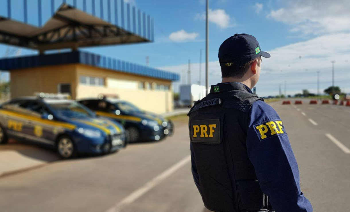 Concurso PRF: Agente Administrativo tem porte de arma?